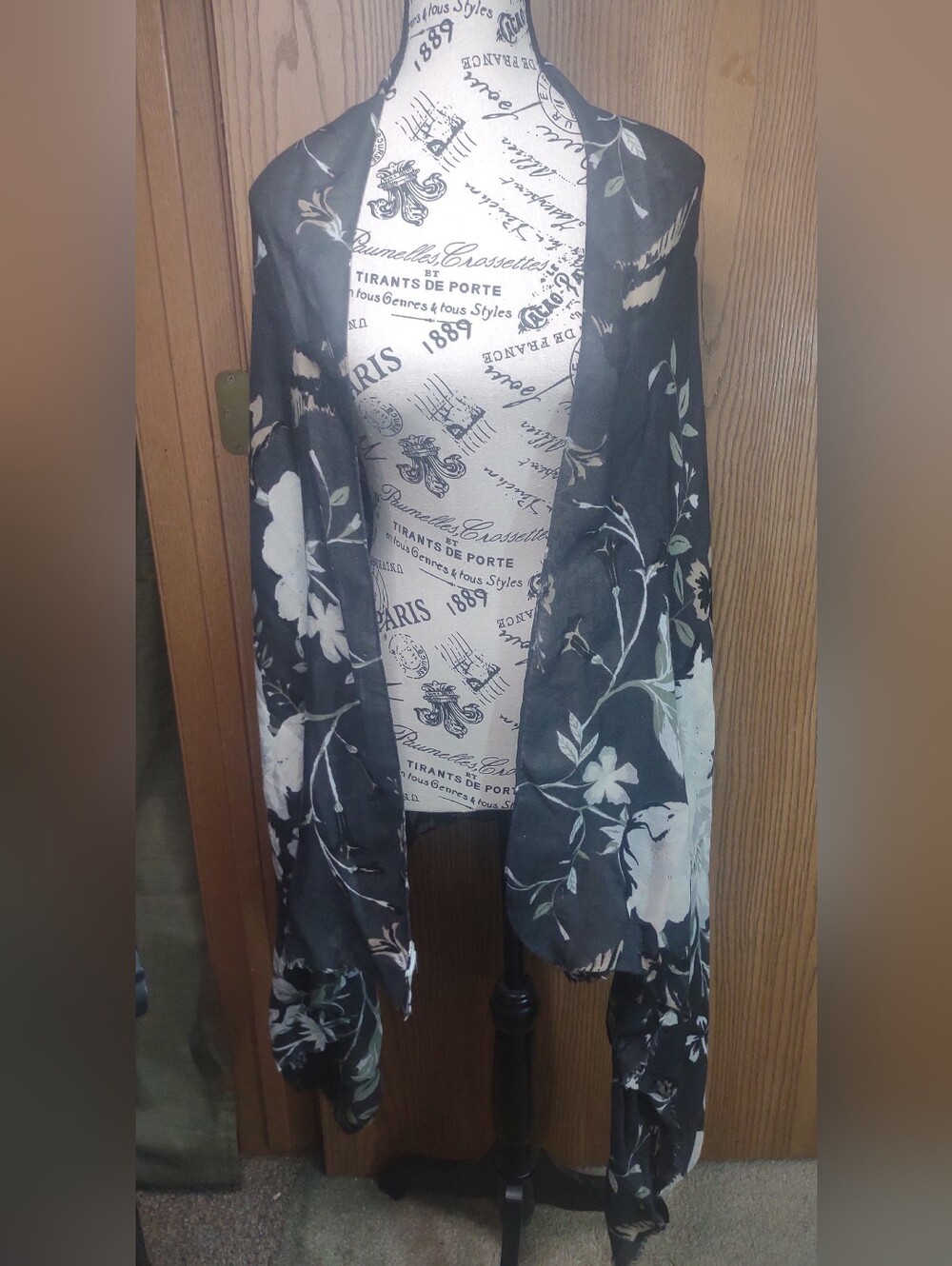 Floral Open-Front Women's Sweater Wrap - Black